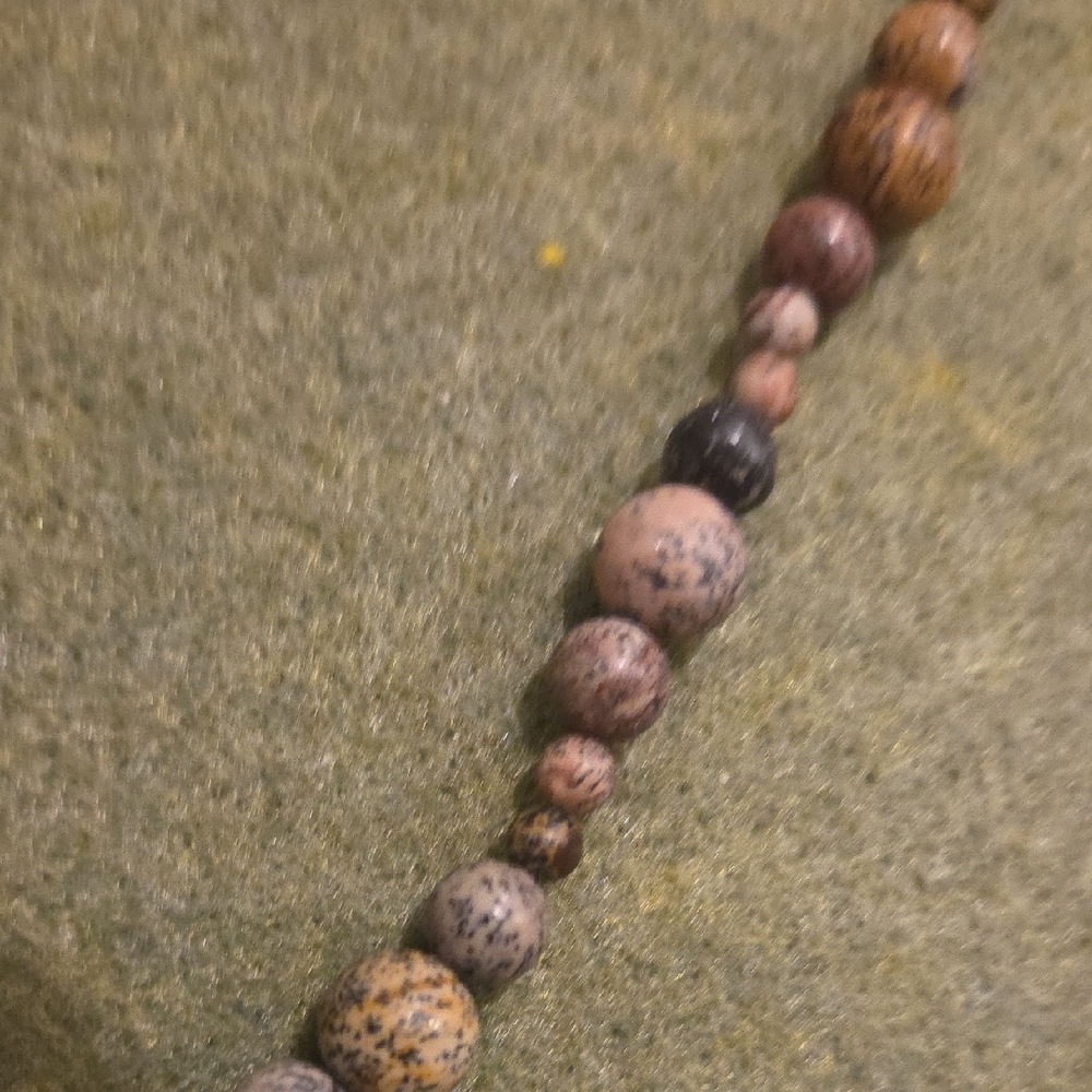 Elegant Brown Beaded Necklace - Picture 5 of 10